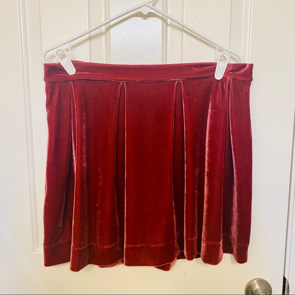 AKIRA dark rose pink velvet pleated skater skirt